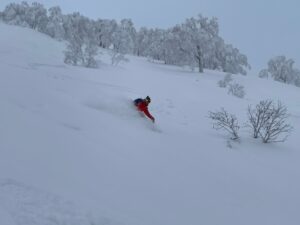 北海道バックカントリースキーツアー キロロ992峰 オープン斜面
