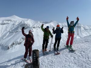 北海道BC ski 三段山　快晴の登頂＆ストップ雪
