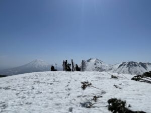 ワイスホルン　ニセコ　タクト