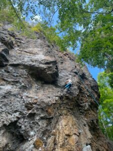 洞爺湖　義経岩