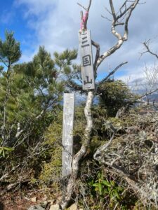 ガイドオフィス タクト　三国山とクマネ知り