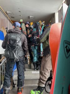 旭岳バックカントリー　ガイドオフィスタクト 